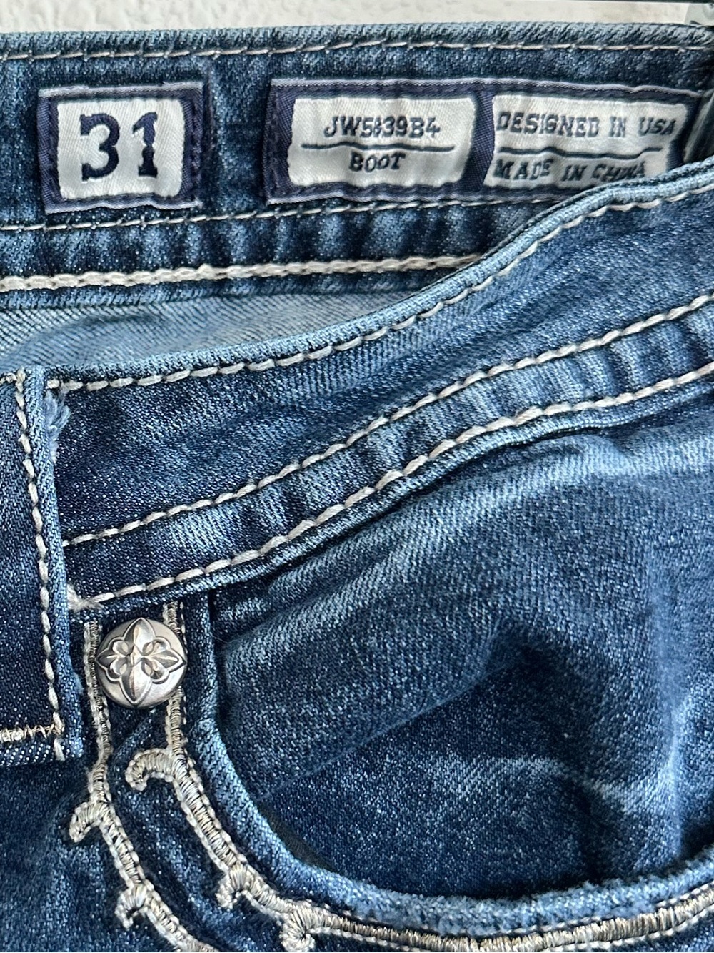 Miss Me JW539B4 Embellished Pockets Distressed Boot Cut Jeans Size 31 X 29 - Picture 8 of 11